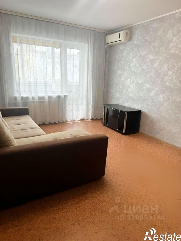 1-комн квартира пр-кт Комарова, 5,  д. 5