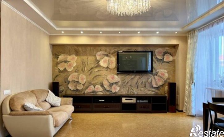 3-комн квартира ул Звездова, 62/4,  д. 62/4