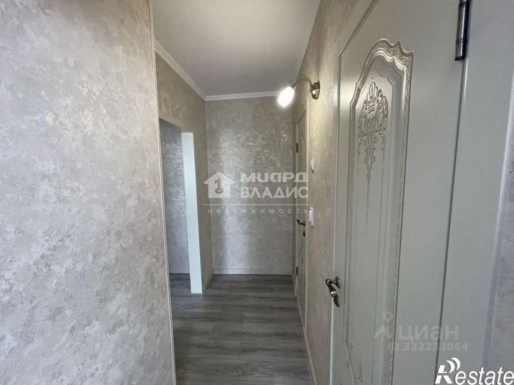 2-комн квартира пр-кт Комарова, 25,  д. 25