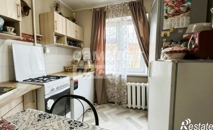 2-комн квартира Космический пр-кт, 93,  д. 93