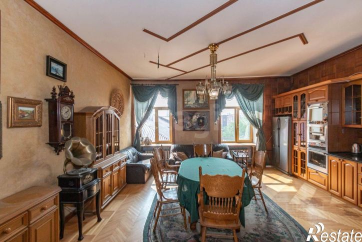 3-комн квартира ул Декабристов, 130,  д. 130