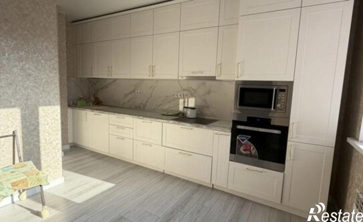 3-комн квартира ул 1-й Красной Звезды, 81,  д. 81
