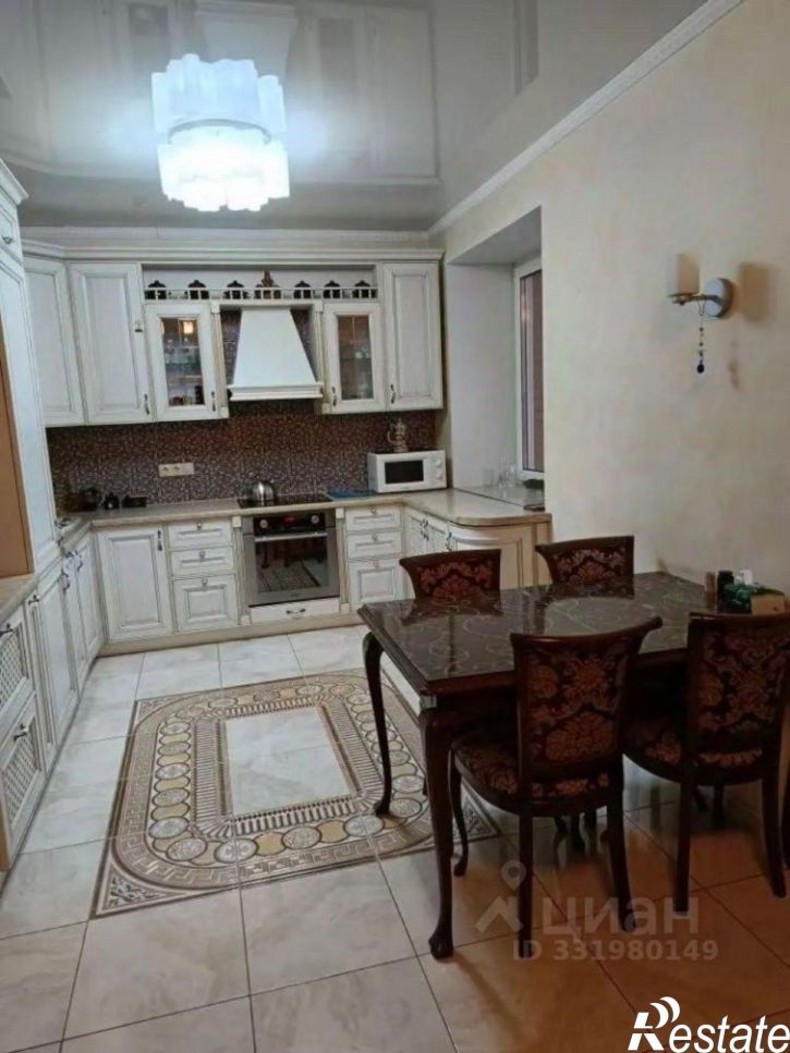 3-комн квартира пр-кт Комарова, 16,  д. 16