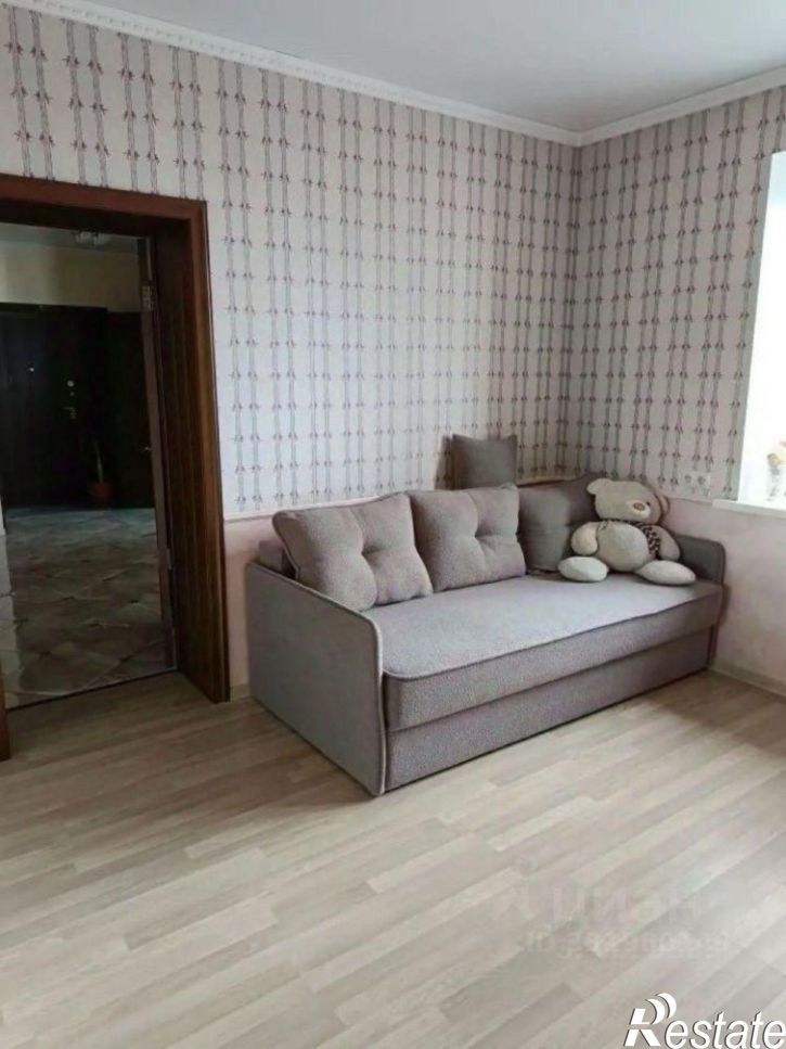 3-комн квартира пр-кт Комарова, 16,  д. 16