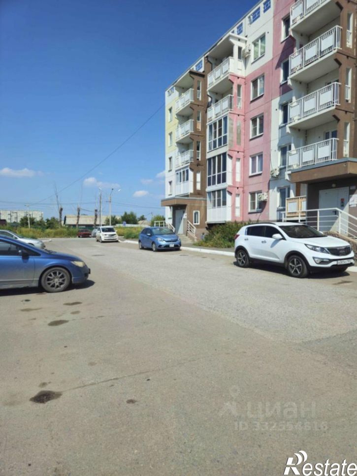 3-комн квартира ул Виталия Суровикина, 2,  д. 2