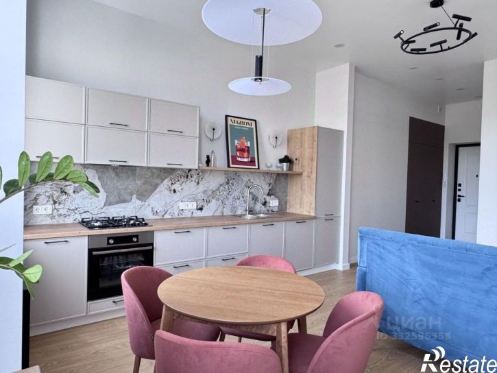 2-комн квартира ул Декабристов, 130,  д. 130