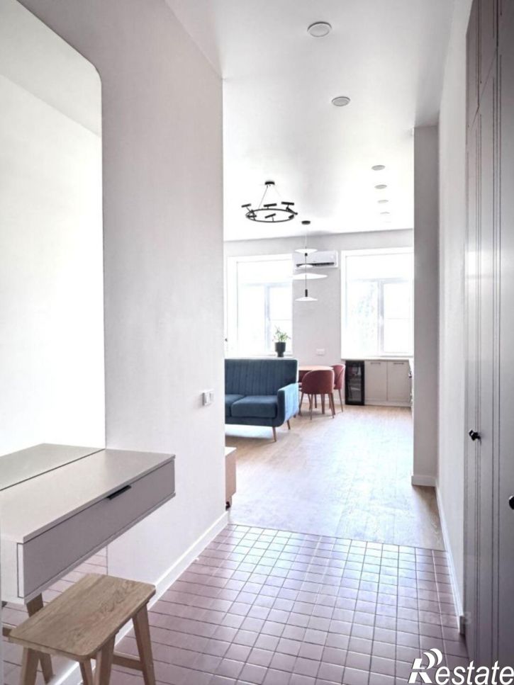 2-комн квартира ул Декабристов, 130,  д. 130