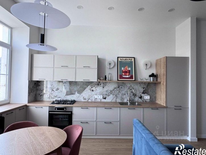 2-комн квартира ул Декабристов, 130,  д. 130
