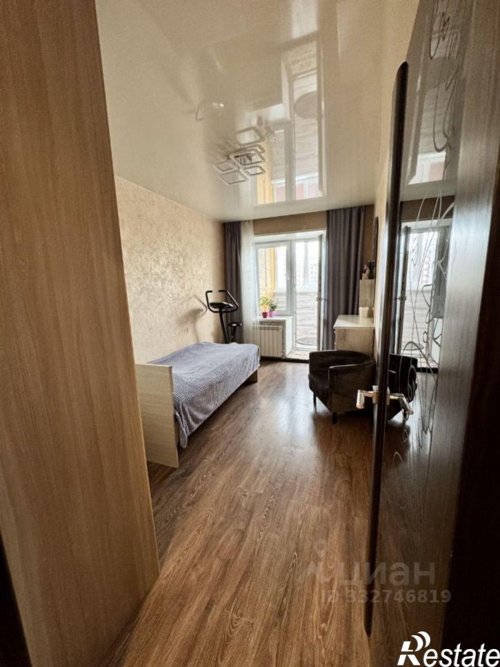 3-комн квартира ул Дмитриева, 20,  д. 20