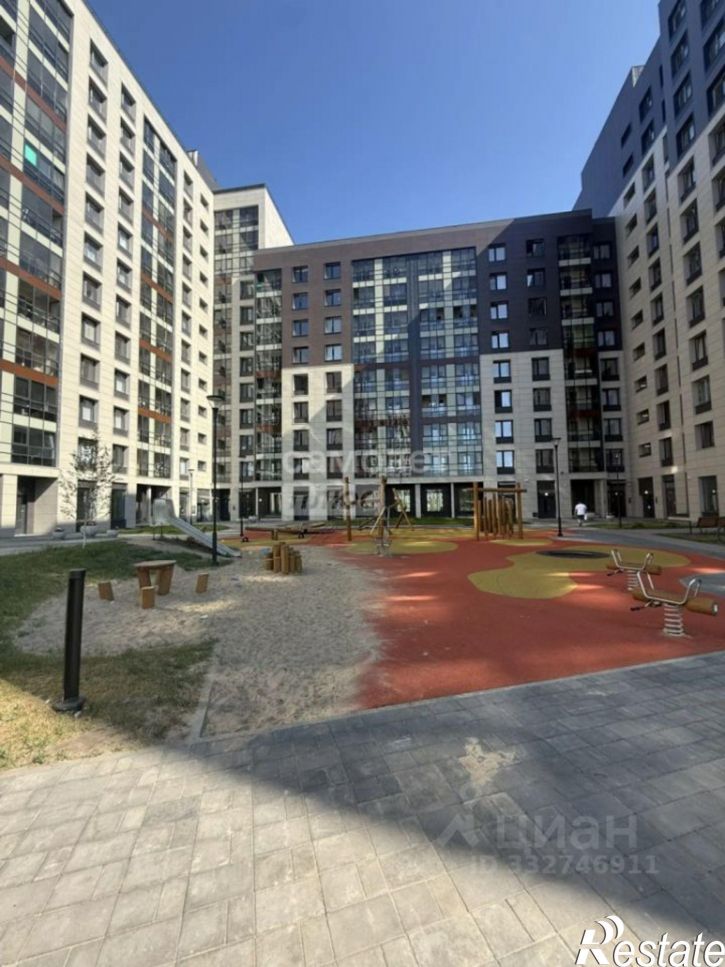 3-комн квартира ул Александра Захарченко, 1,  д. 1