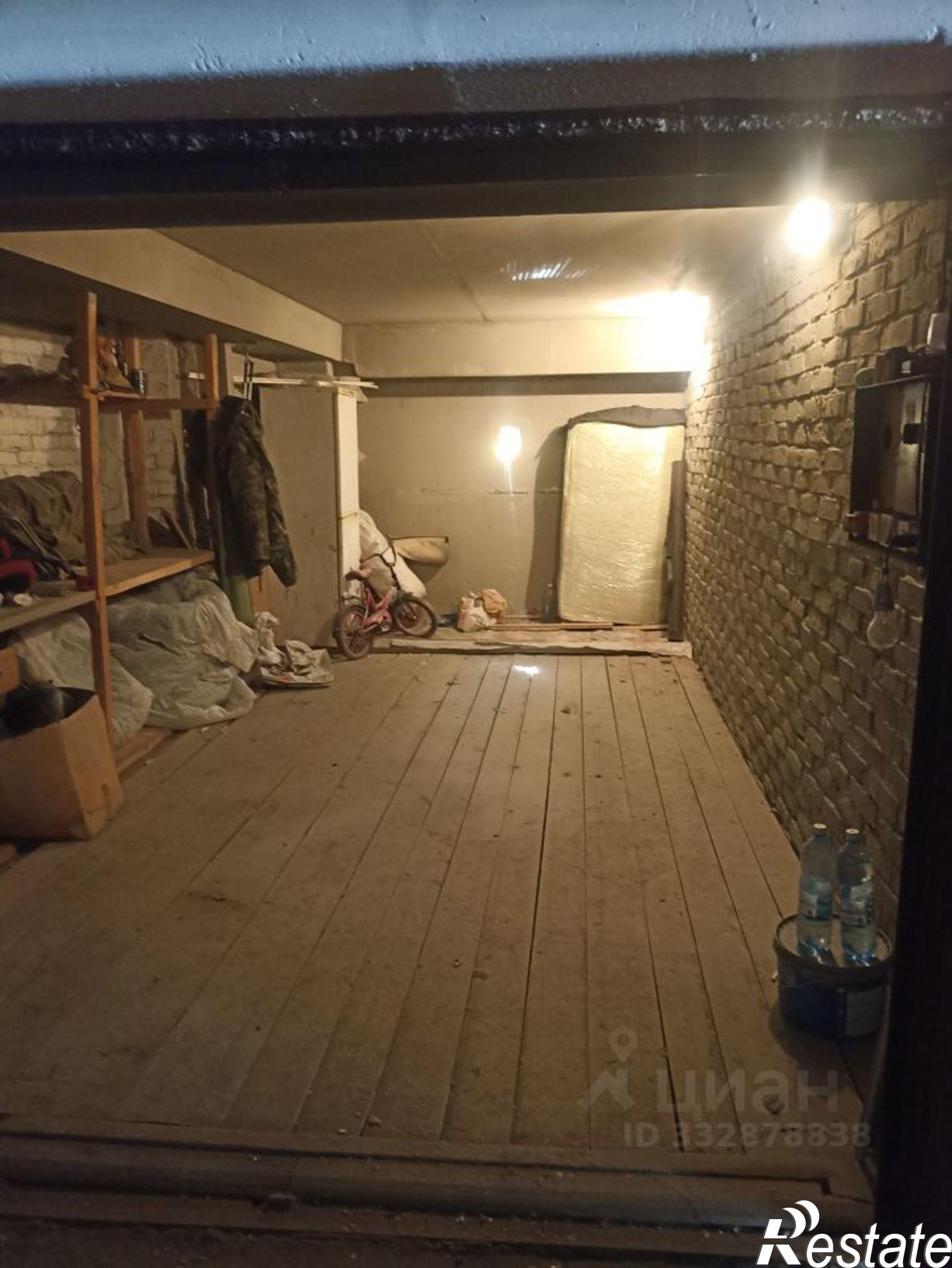 Купить гараж, место в паркинге за 1 800 000 рублей на ул Кемеровская, 3