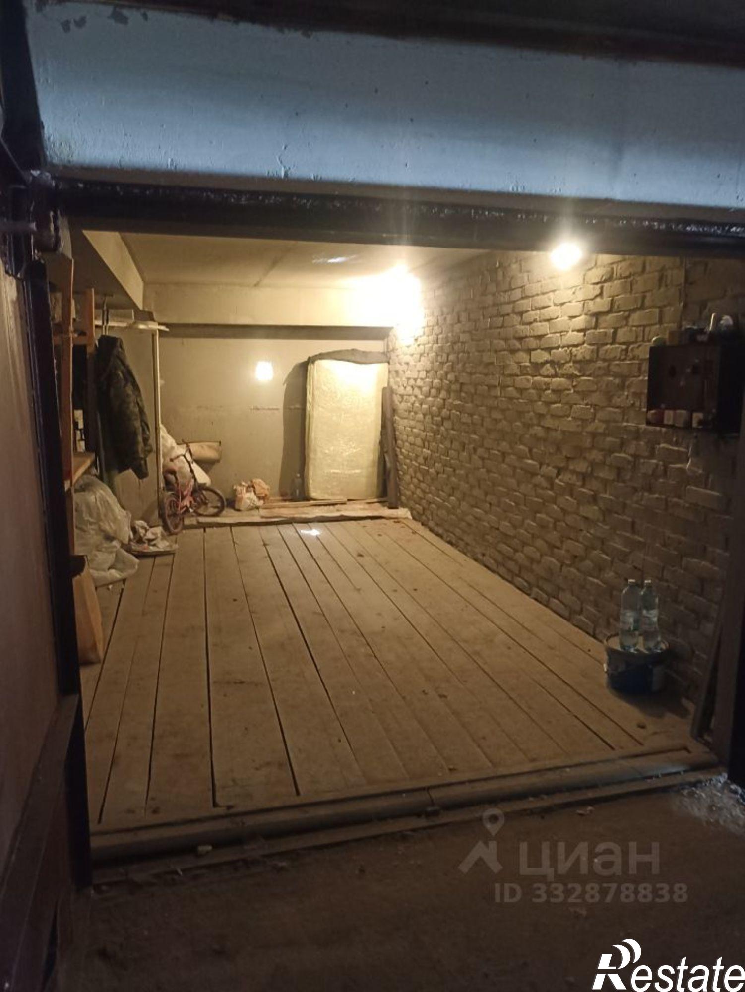 Купить гараж, место в паркинге за 1 800 000 рублей на ул Кемеровская, 3