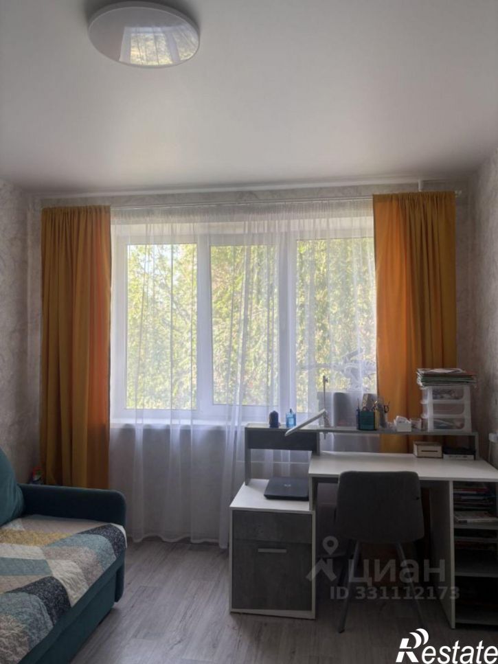 2-комн квартира ул Дмитриева, 3,  д. 3