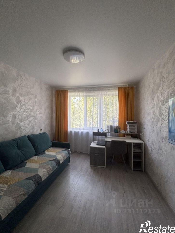 2-комн квартира ул Дмитриева, 3,  д. 3