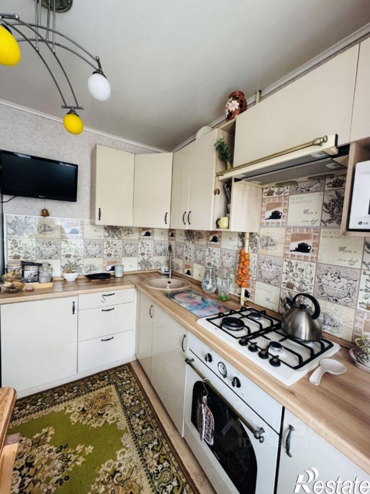 2-комн квартира Космический пр-кт, 87,  д. 87
