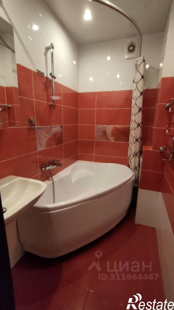 3-комн квартира ул Степанца, 3,  д. 3