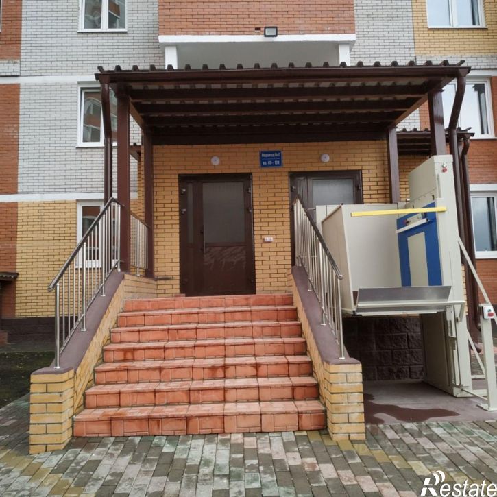 2-комн квартира ул Б.Г.Шаронова, 23,  д. 23