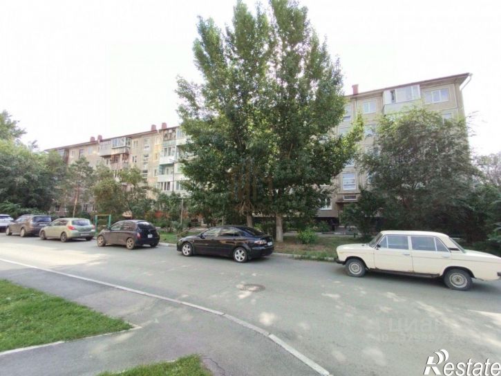 3-комн квартира ул Кемеровская, 8,  д. 8