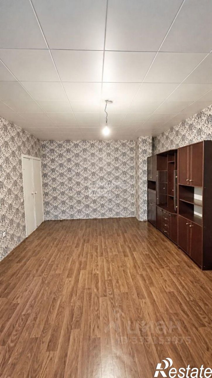 2-комн квартира ул Комкова, 8/1,  д. 8/1
