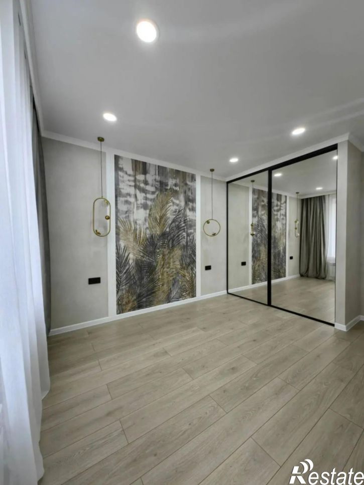 3-комн квартира пр-кт Сибирский, 43