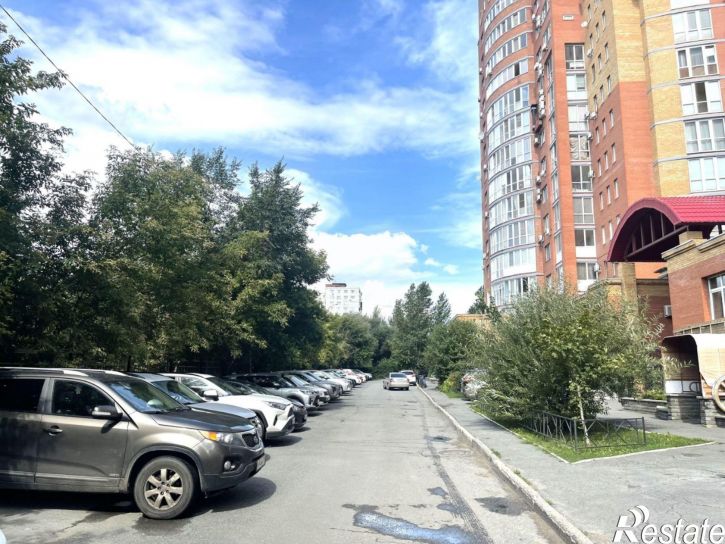 3-комн квартира ул Декабристов, 114 1,  д. 114 1,  к. 1