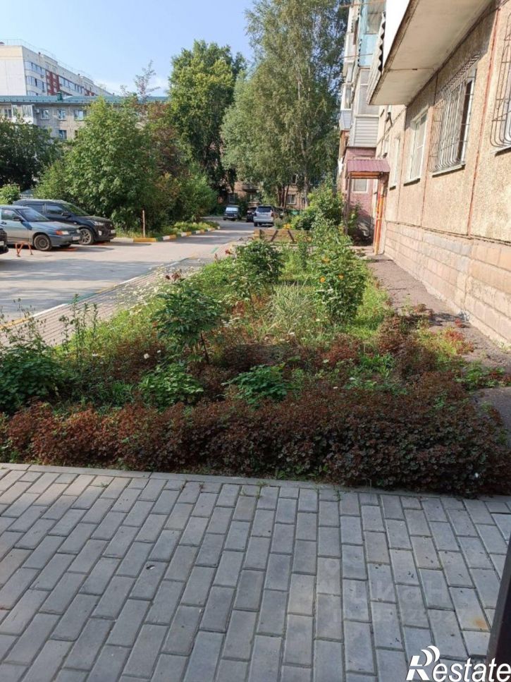 4-комн квартира ул Бархатовой, 7А,  д. 7А