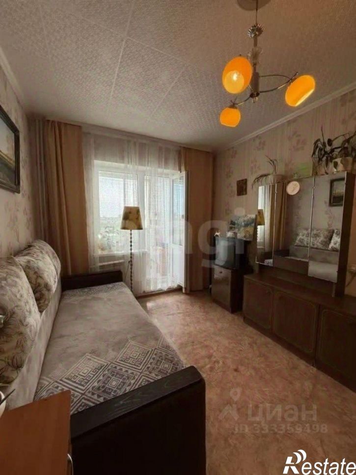 3-комн квартира пр-кт Комарова, 1,  д. 1