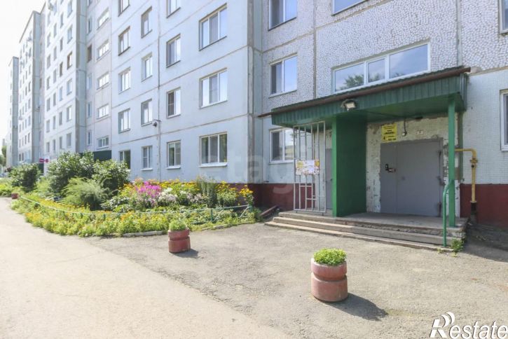 3-комн квартира пр-кт Комарова, 1,  д. 1