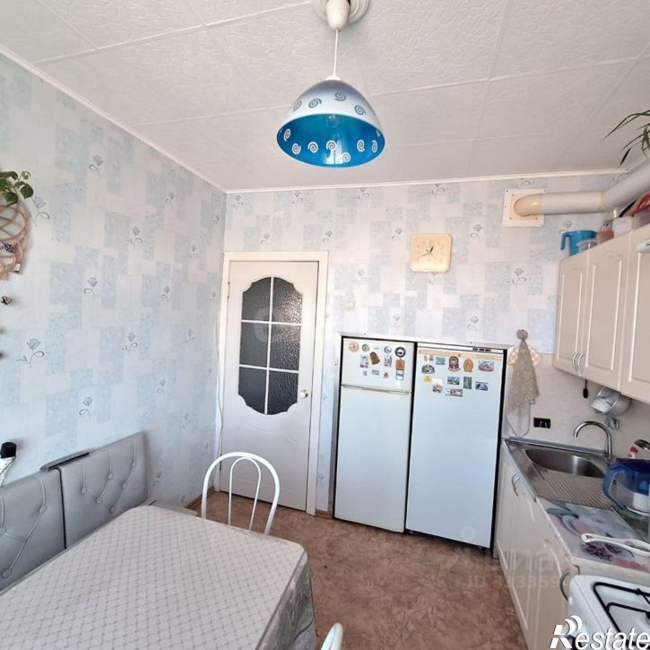 3-комн квартира пр-кт Комарова, 1,  д. 1