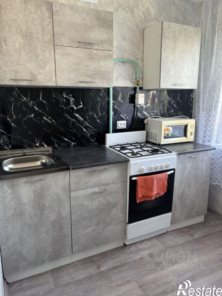 1-комн квартира Космический пр-кт, 49,  д. 49