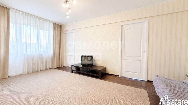 3-комн квартира ул Путилова, 8,  д. 8