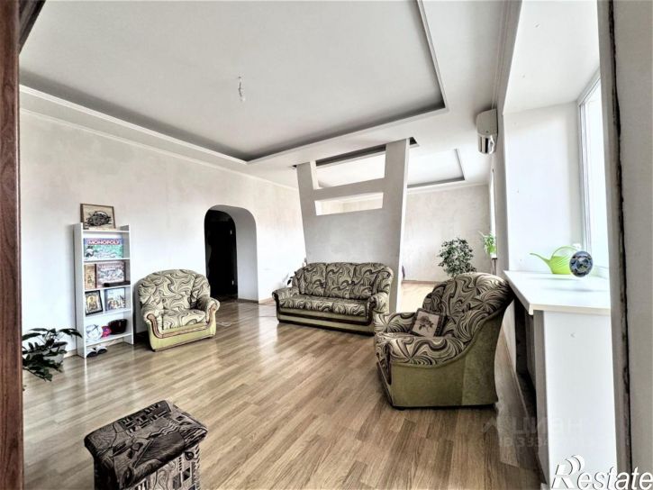 3-комн квартира пр-кт Комарова, 9,  д. 9