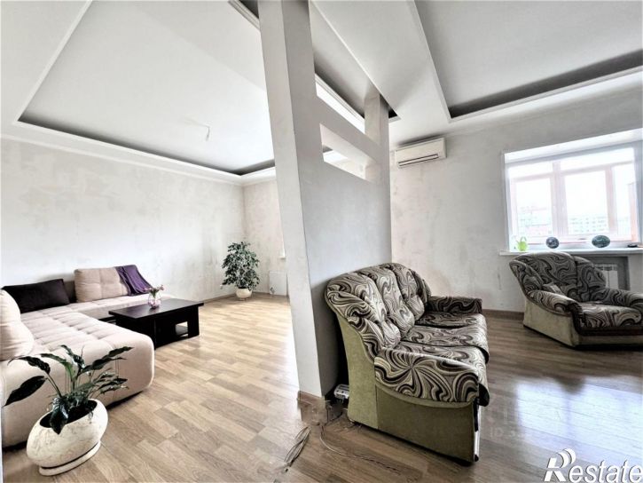 3-комн квартира пр-кт Комарова, 9,  д. 9