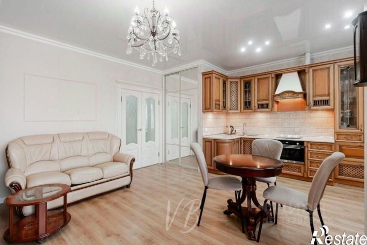 3-комн квартира ул Кемеровская, 8,  д. 8