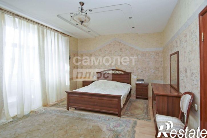 4-комн квартира проспект Карла Маркса, 10,  д. 10