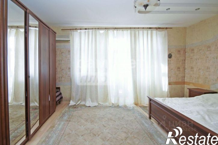 4-комн квартира проспект Карла Маркса, 10,  д. 10
