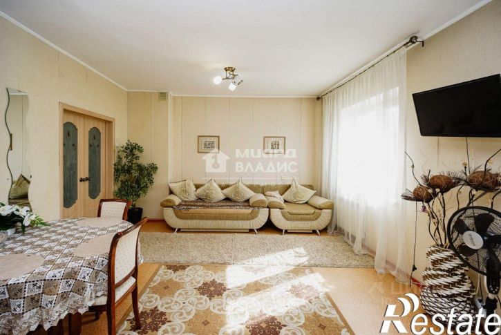 3-комн квартира улица Волховстроя, 94,  д. 94