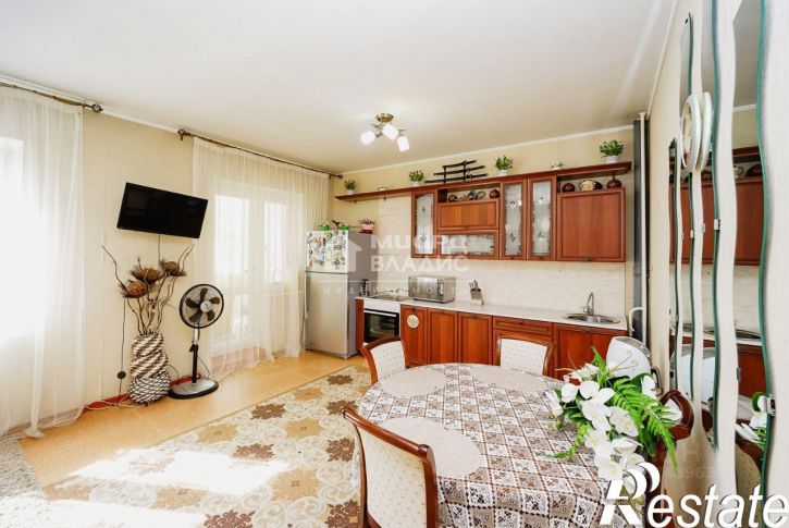 3-комн квартира улица Волховстроя, 94,  д. 94