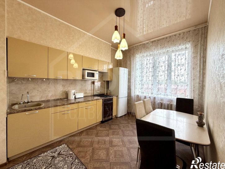 3-комн квартира р-н. Центральный,Октябрьская улица,98