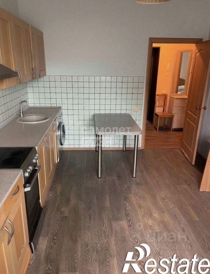 3-комн квартира улица Степанца, 3,  д. 3