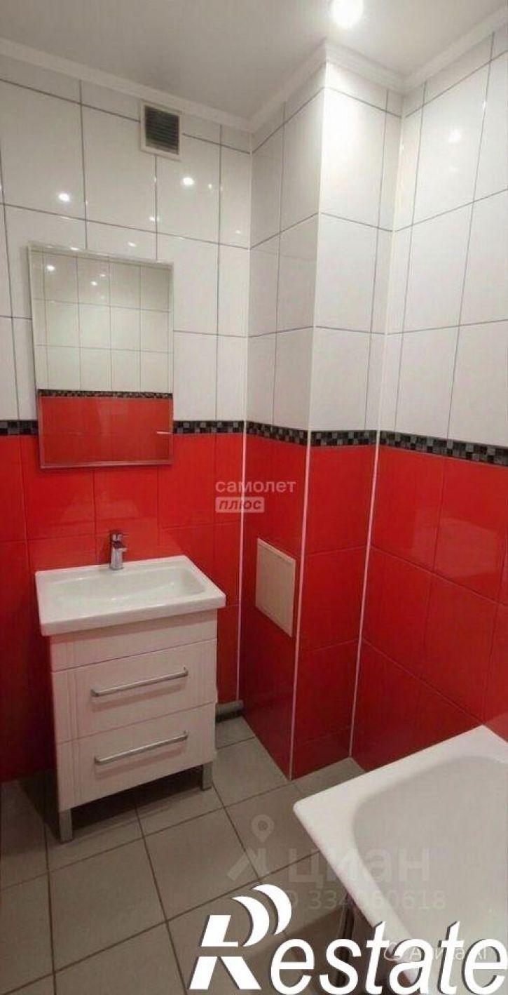 3-комн квартира улица Степанца, 3,  д. 3