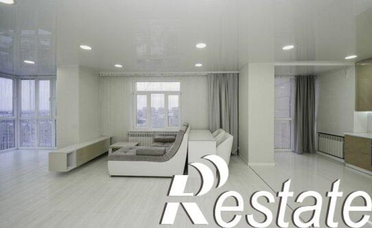 2-комн квартира проспект Комарова, 15 к1,  д. 15 к1