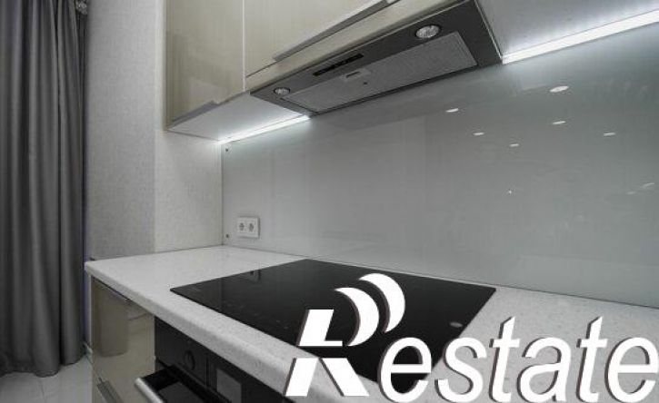 2-комн квартира проспект Комарова, 15 к1,  д. 15 к1