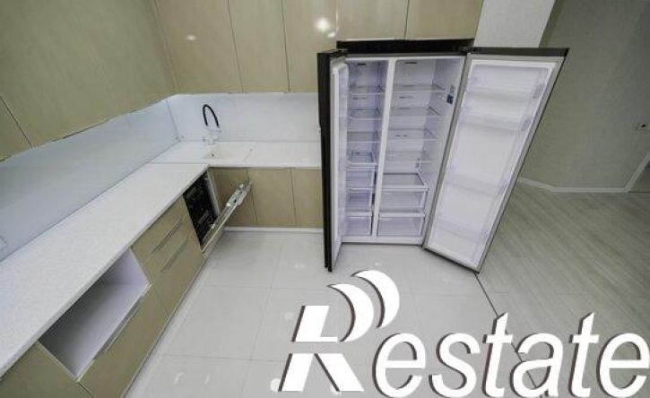 2-комн квартира проспект Комарова, 15 к1,  д. 15 к1