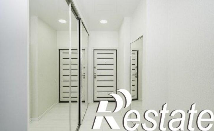 2-комн квартира проспект Комарова, 15 к1,  д. 15 к1