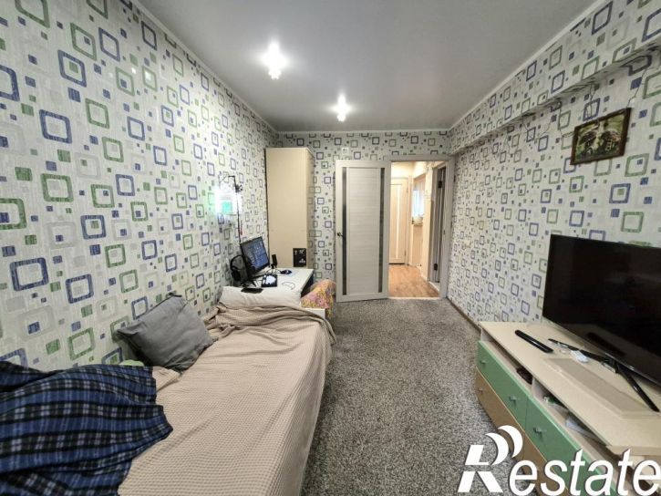 3-комн квартира ул Лукашевича, 15/г